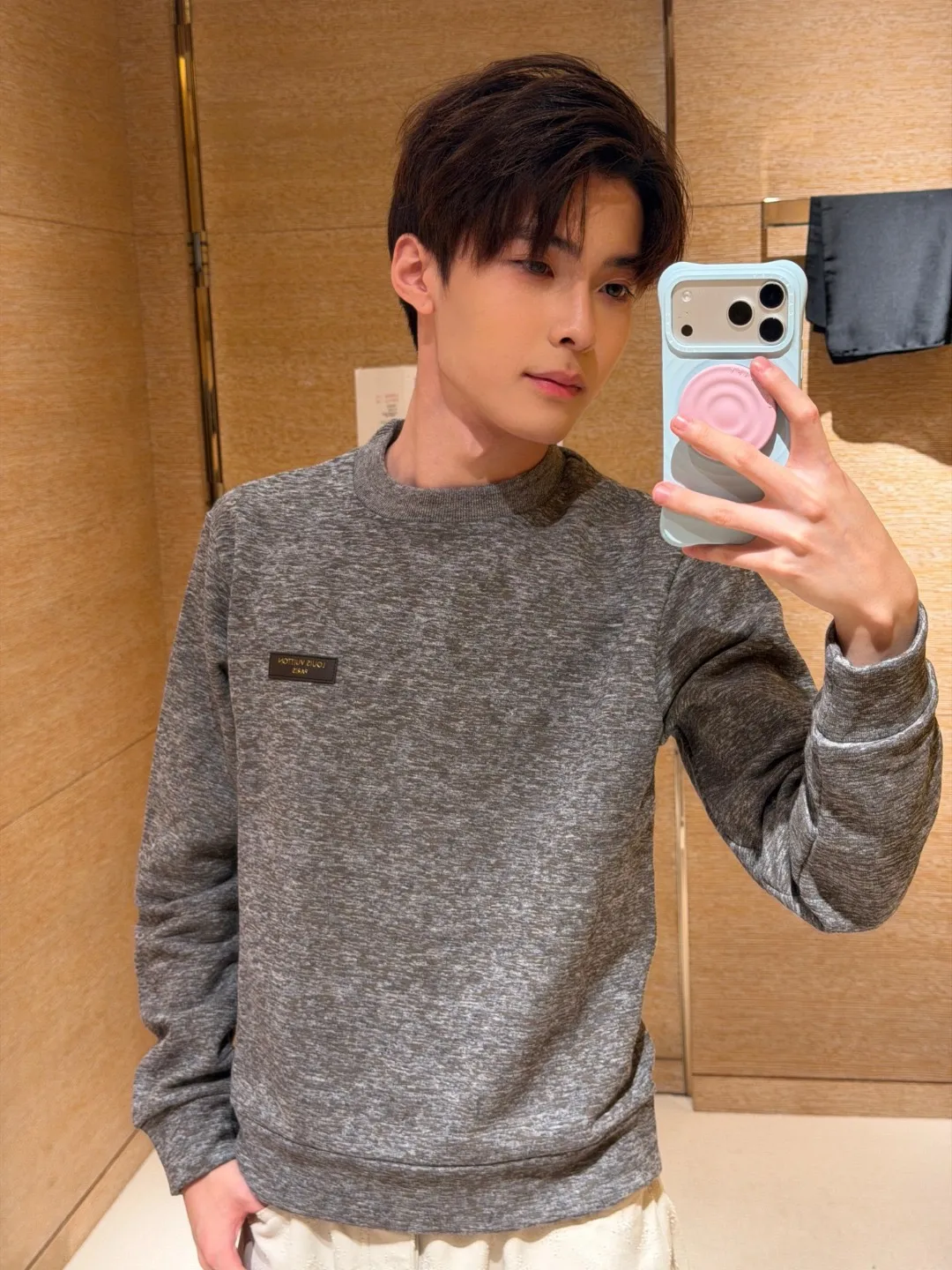 Louis Vuitton/Louis Vuitton Gray all-over reflective printed crew neck sweatshirt